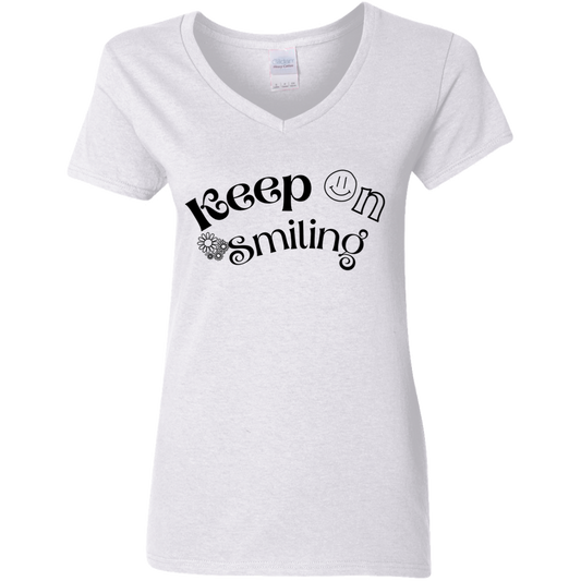 Keep On Smiling - V-Neck T-Shirt